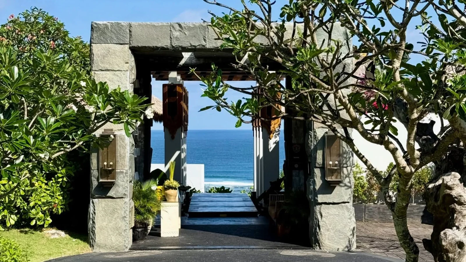 Samabe Uluwatu Cliff Villa — photo 1