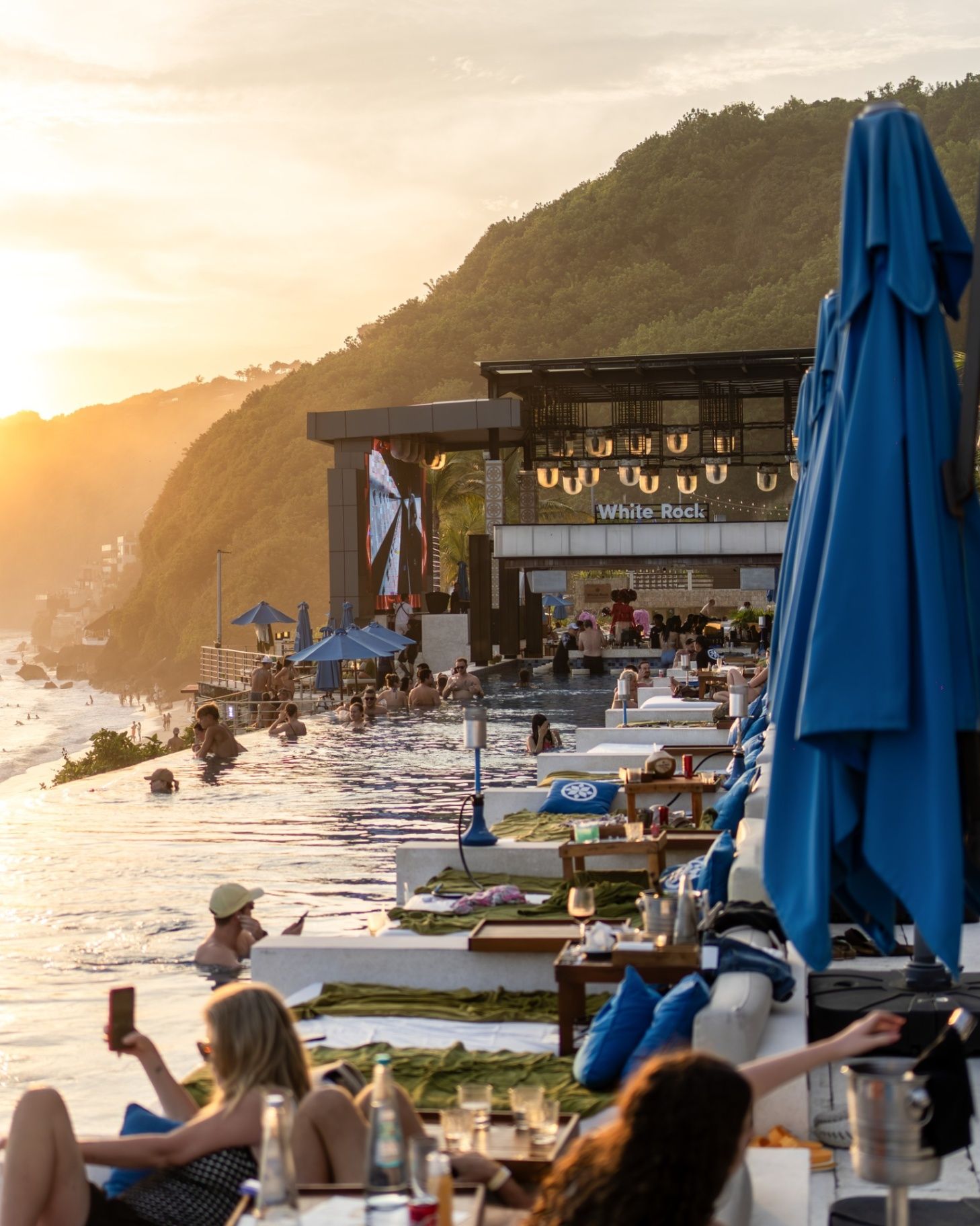 White Rock Beach Club — photo 3