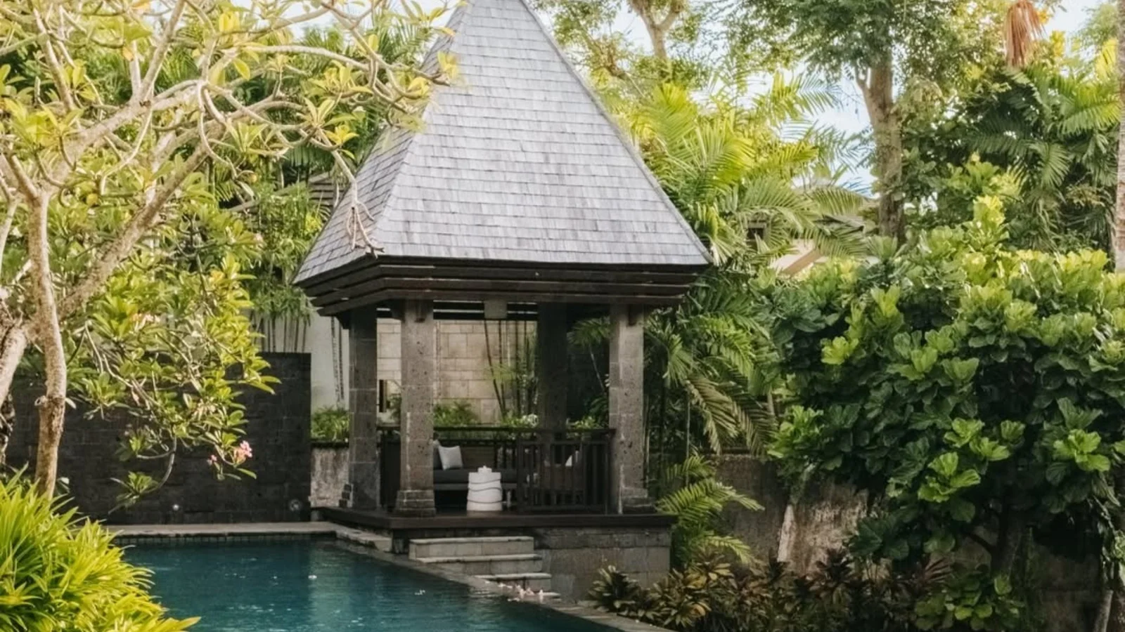 The Ritz-Carlton Bali (Majestic Chapel) — photo 1